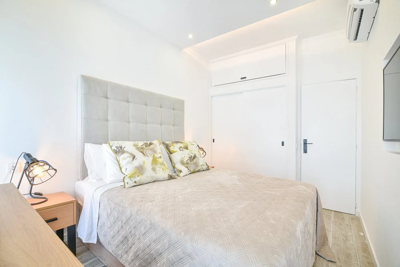 Timeless Beach III — interior 3
